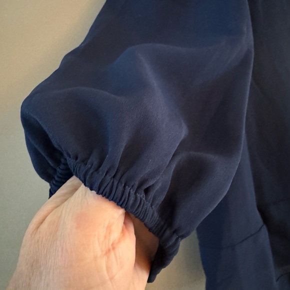 NEW NWT - NYC New York & Company - Navy kissing Bow blouse - XL - Picture 4 of 6